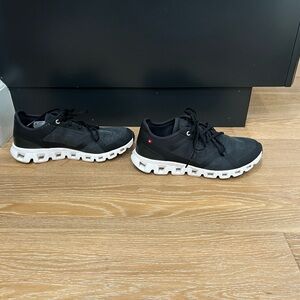 On Cloud X 3AD women’s size 9.5